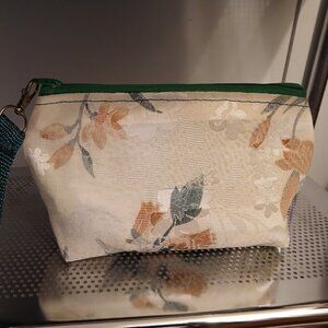 New Zippy Make-Up Cosmetics Toiletries Travel Bags Hanging Wristlet Florals